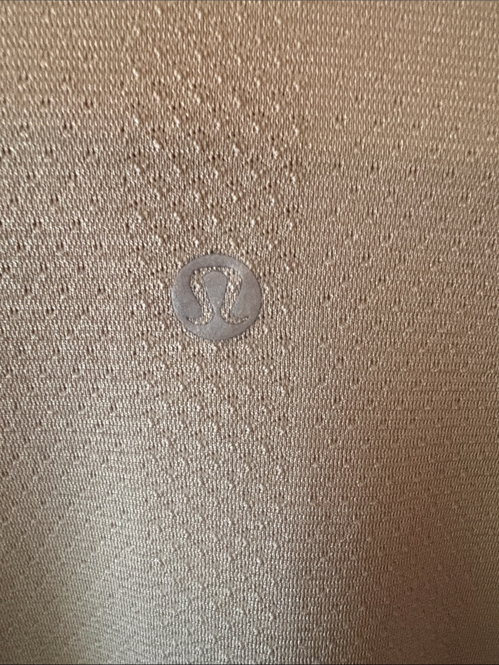 LIKE NEW!! Worn once !!! lululemon athletica Short Sleeve Crew in Beige - Picture 4 of 4